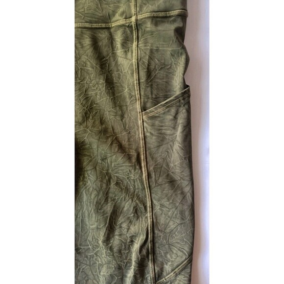 Lululemon Fast Free Biker Shorts High Rise Size 4 Women's Green Ice Wash - Picture 9 of 11